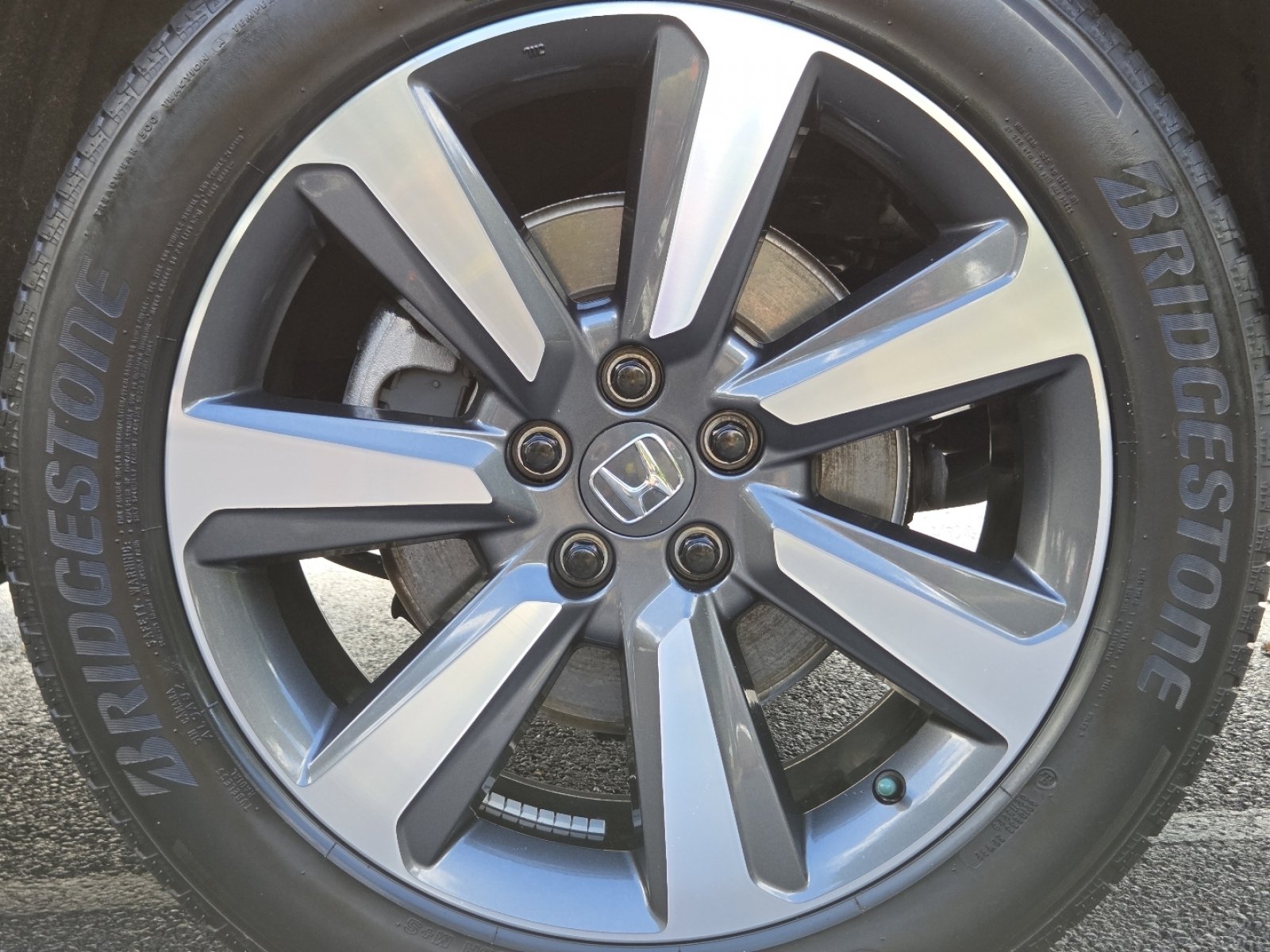 Certified 2024 Honda Pilot Touring image 17