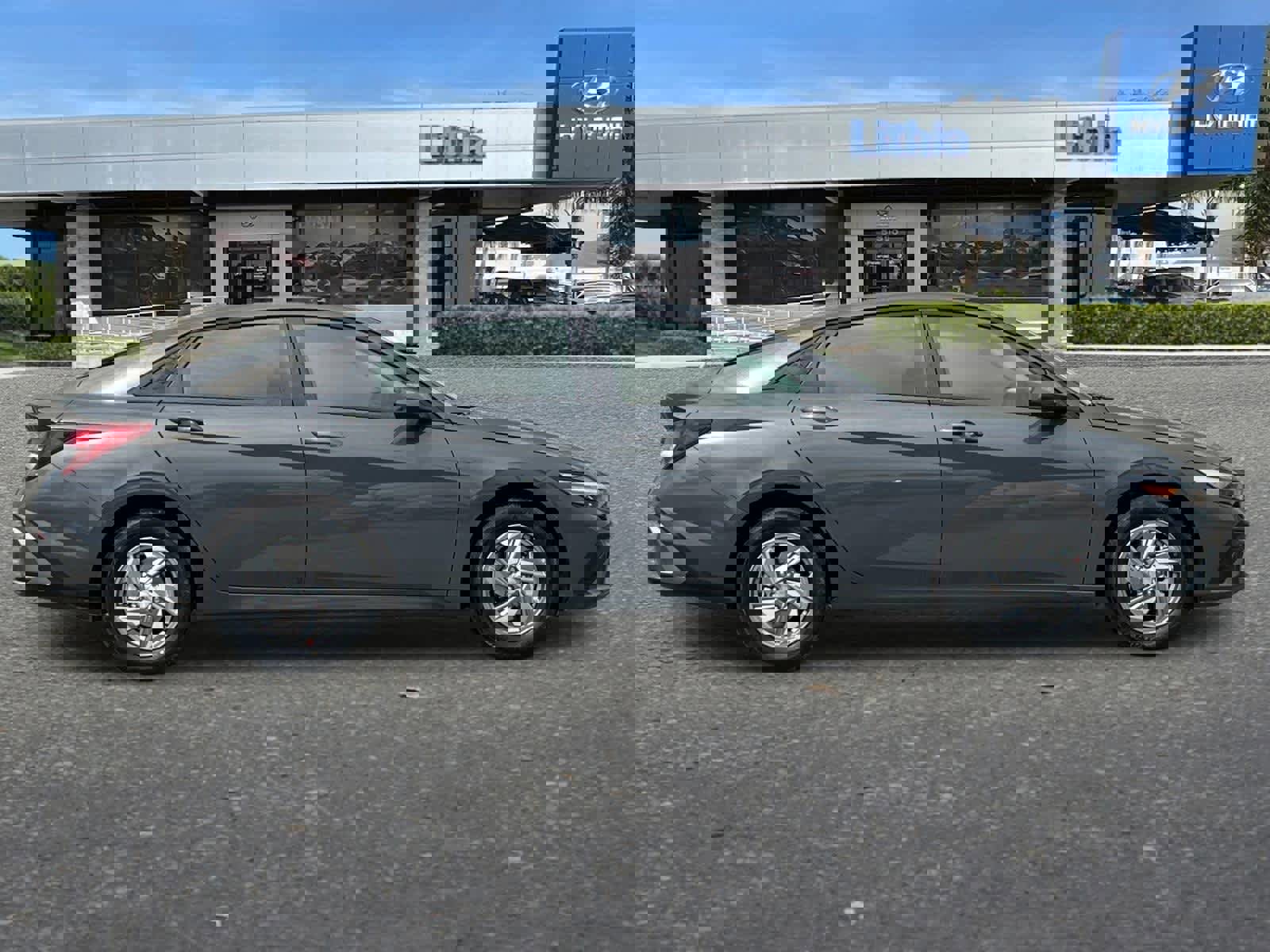 New 2025 Hyundai Elantra SE image 9