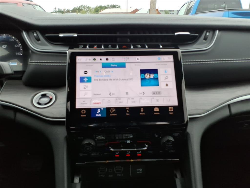 Used 2024 Jeep Grand Cherokee Limited w/ Trailer Tow Package image 19