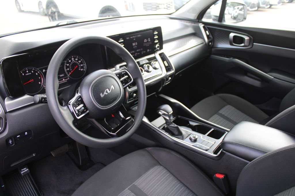 Used 2023 Kia Sorento LX FWD image 22
