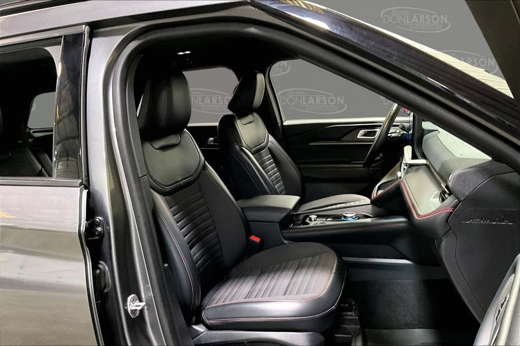 Used 2025 Ford Explorer ST-Line AWD/4WD image 18