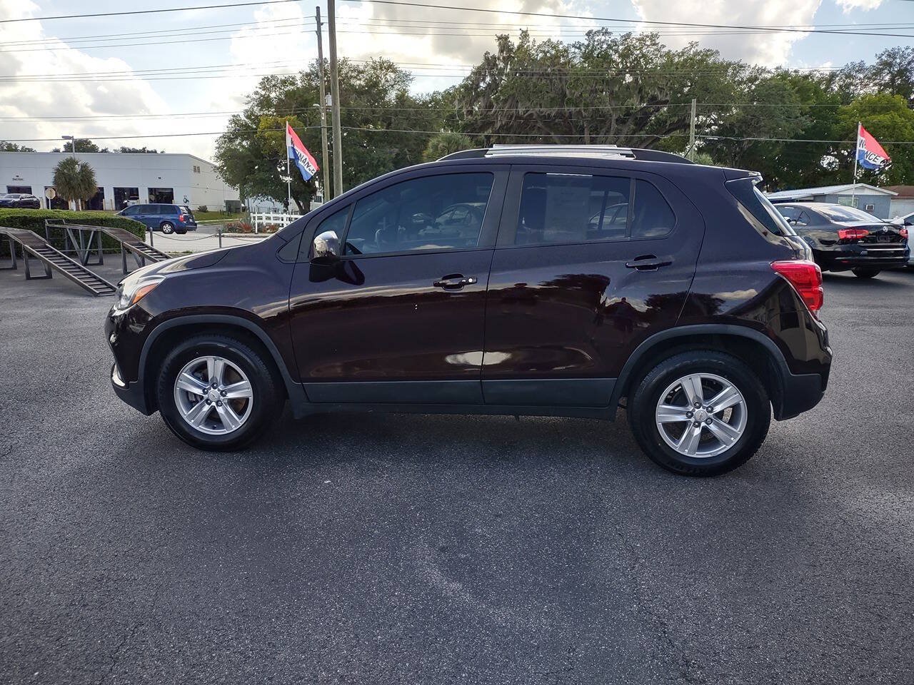 Used 2021 Chevrolet Trax LT w/ LT Convenience Package FWD image 6
