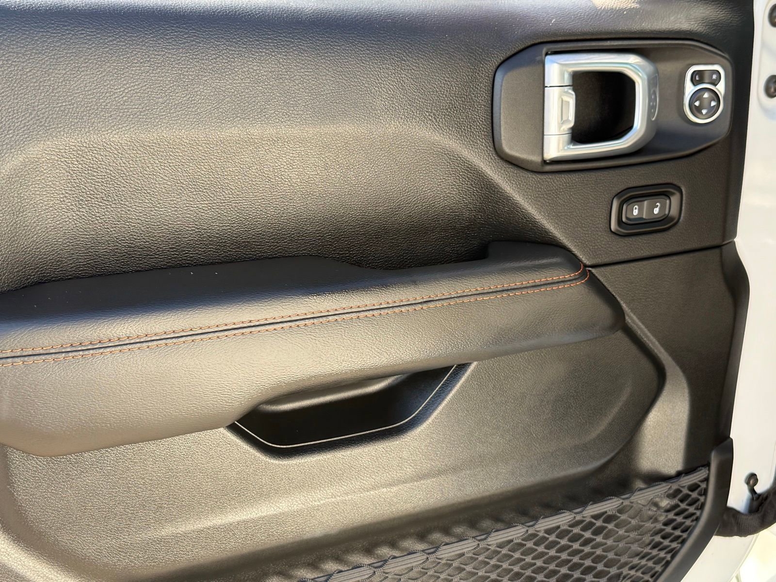 Used 2021 Jeep Gladiator Mojave AWD/4WD image 19