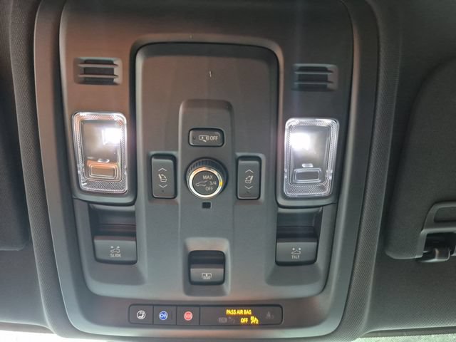 Used 2025 Chevrolet Tahoe Z71 w/ Comfort Package AWD/4WD image 25