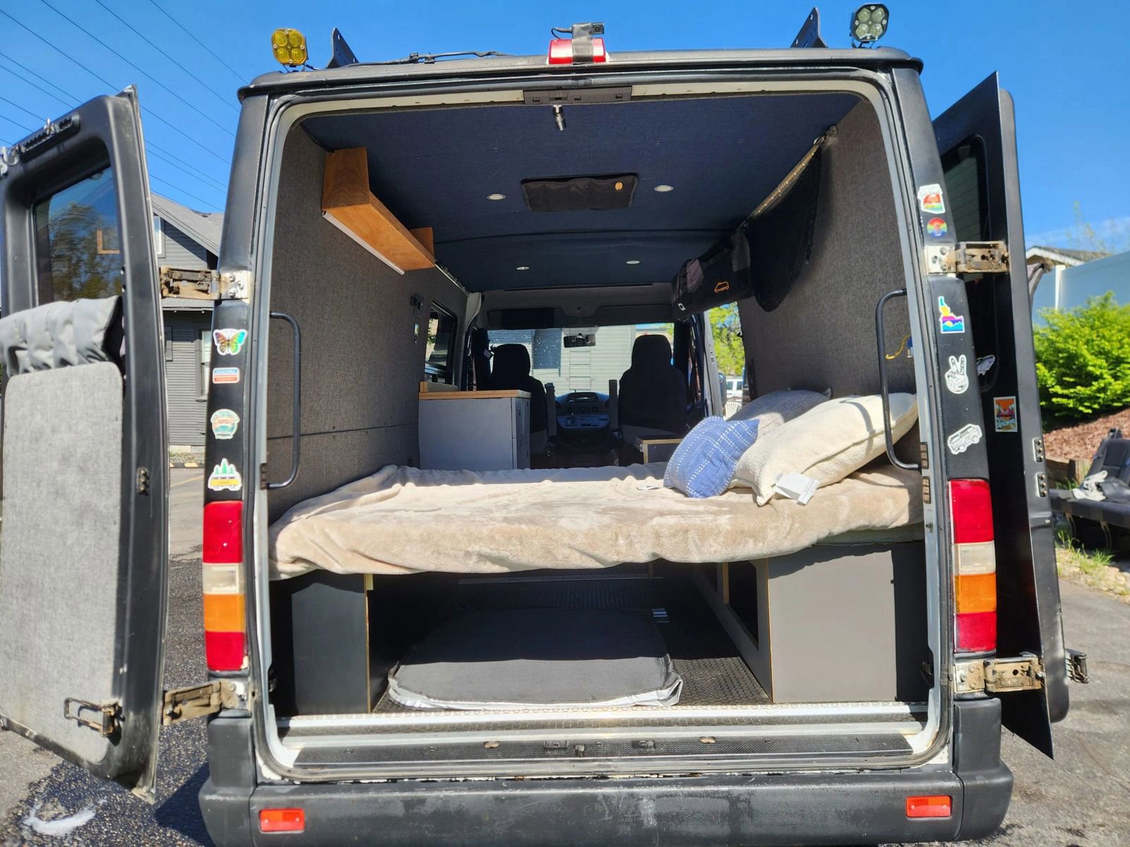 Used 2006 Dodge Sprinter 2500 w/ PWR Convenience Group image 3