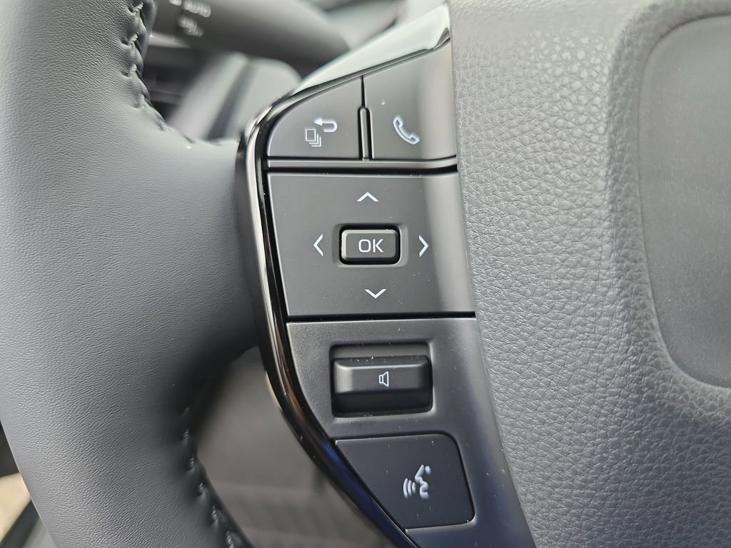 Used 2026 Toyota Prius Plug-In Hybrid image 19
