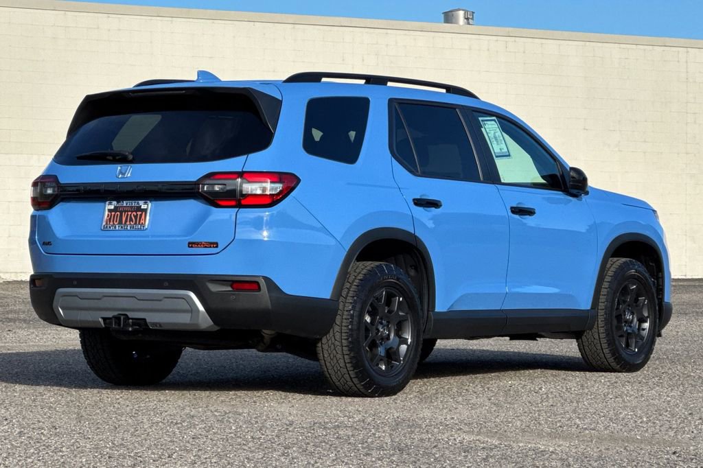 Used 2025 Honda Pilot TrailSport image 4