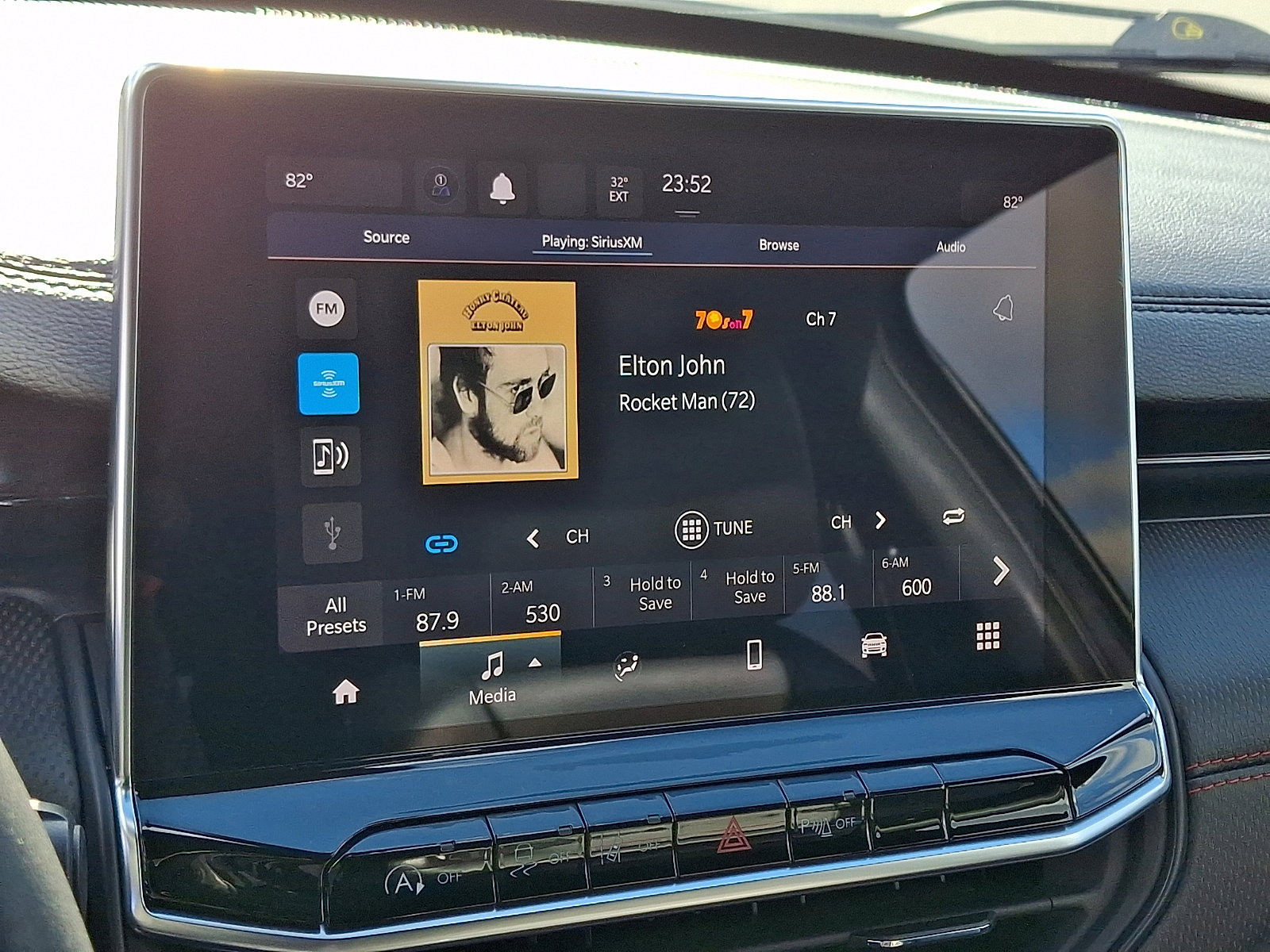 Used 2023 Jeep Compass Trailhawk image 16