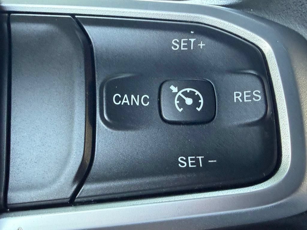 Used 2024 RAM 2500 Big Horn AWD/4WD image 17