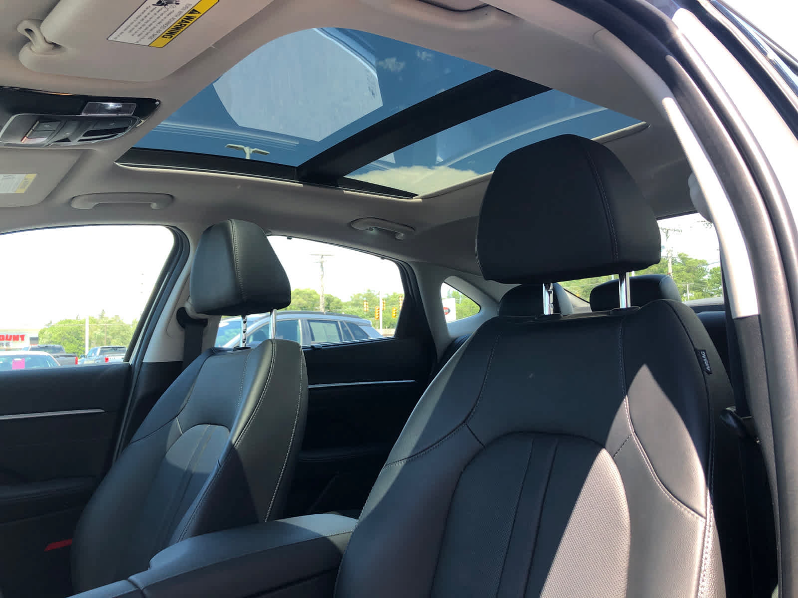 Certified 2025 Hyundai Sonata Limited FWD image 19