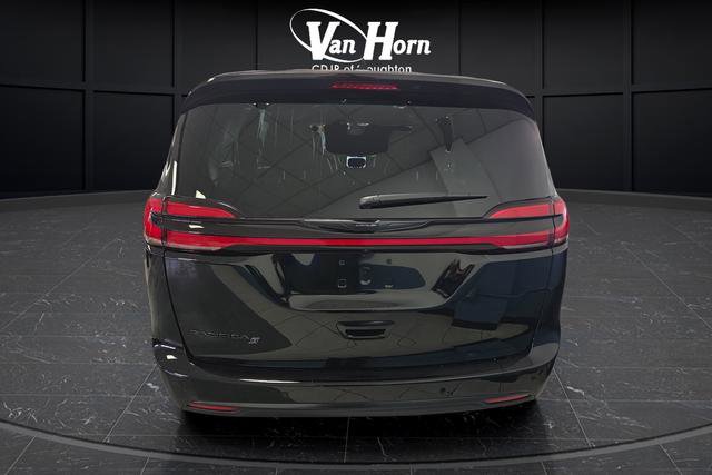 New 2026 Chrysler Pacifica Select w/ S Appearance Package image 12