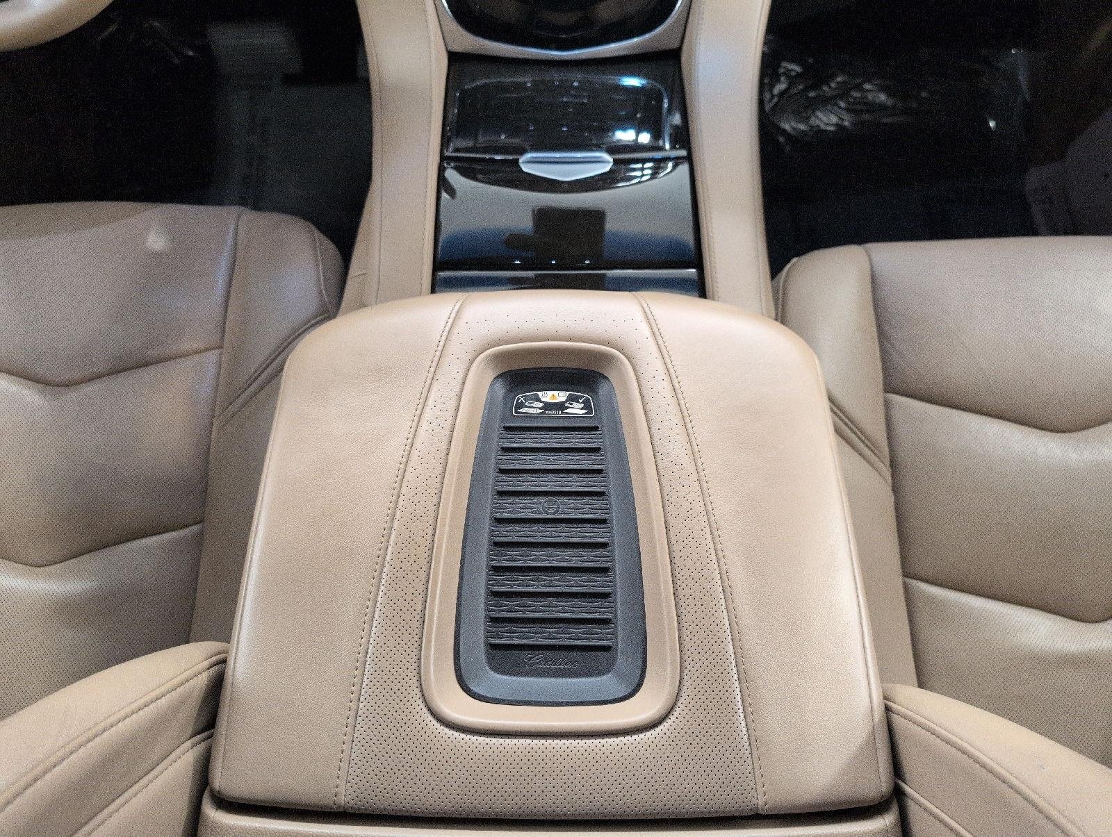 Used 2019 Cadillac Escalade ESV Platinum AWD/4WD image 17