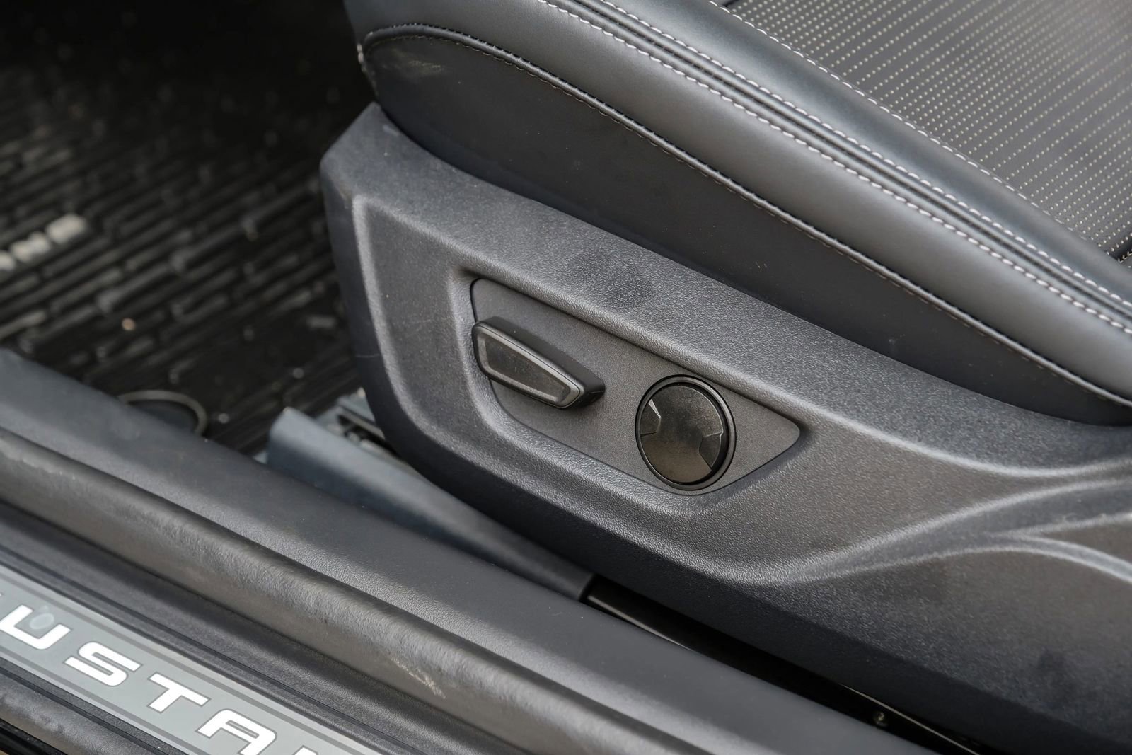 Used 2024 Ford Mustang GT Premium w/ GT Performance Package RWD image 49