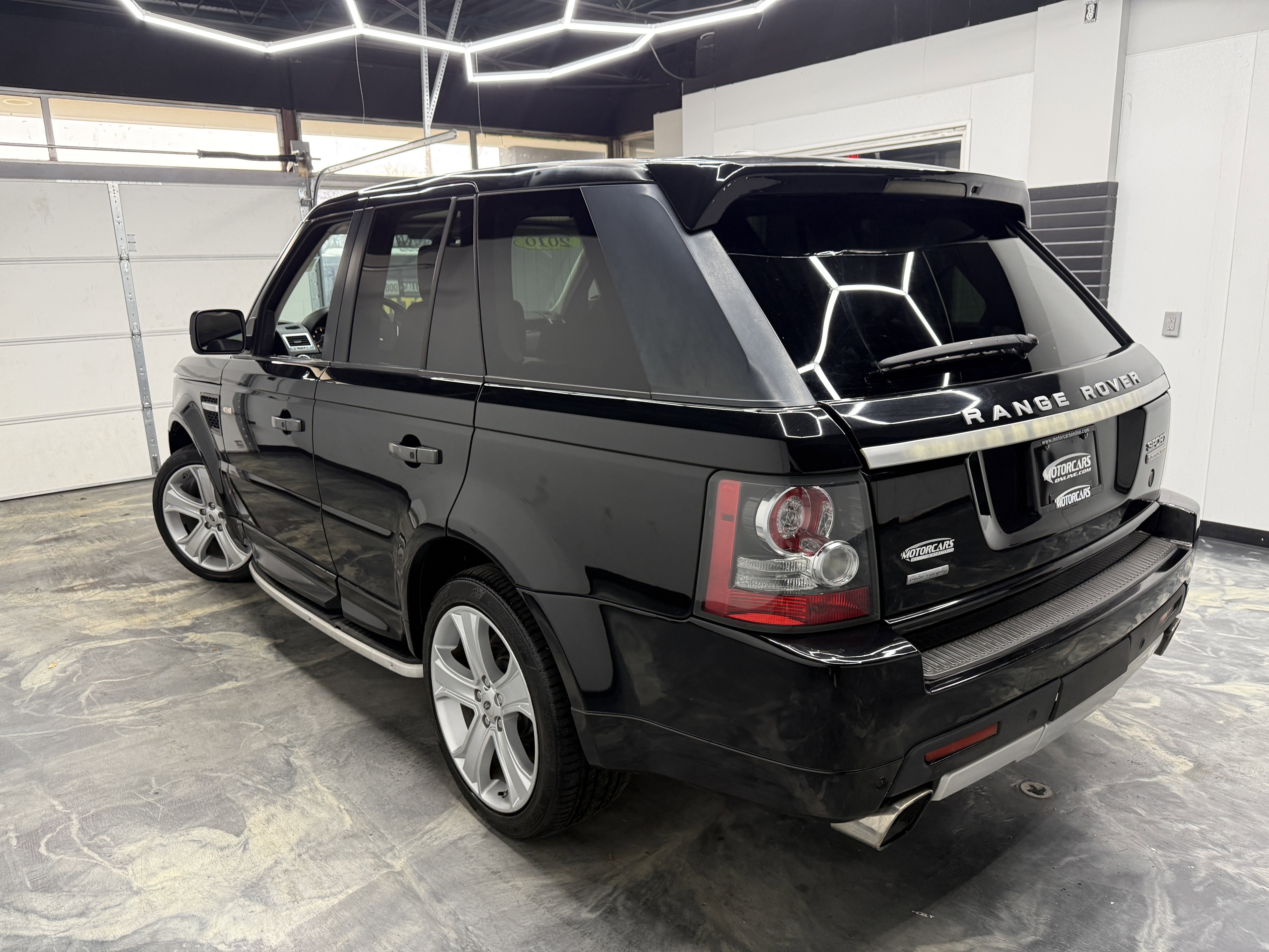 Used 2010 Land Rover Range Rover Sport Supercharged image 3