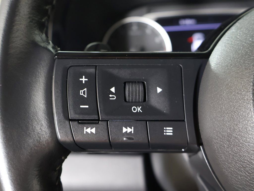 Used 2023 Nissan Pathfinder SV image 43