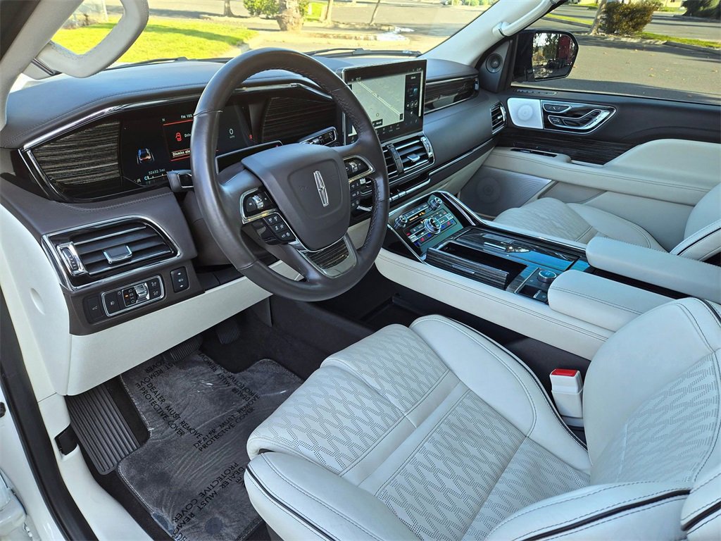 Used 2022 Lincoln Navigator L Black Label image 9