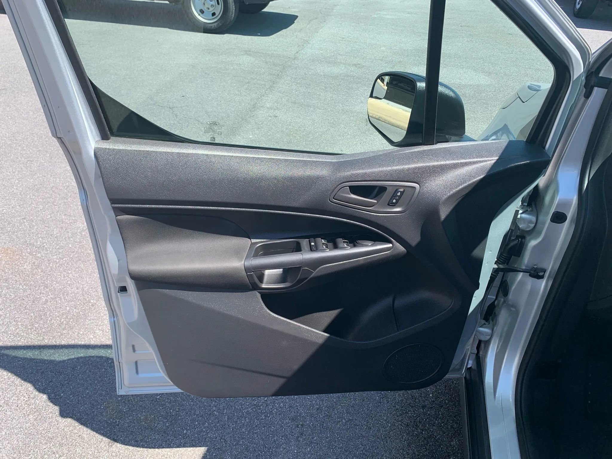 Used 2016 Ford Transit Connect XL image 8