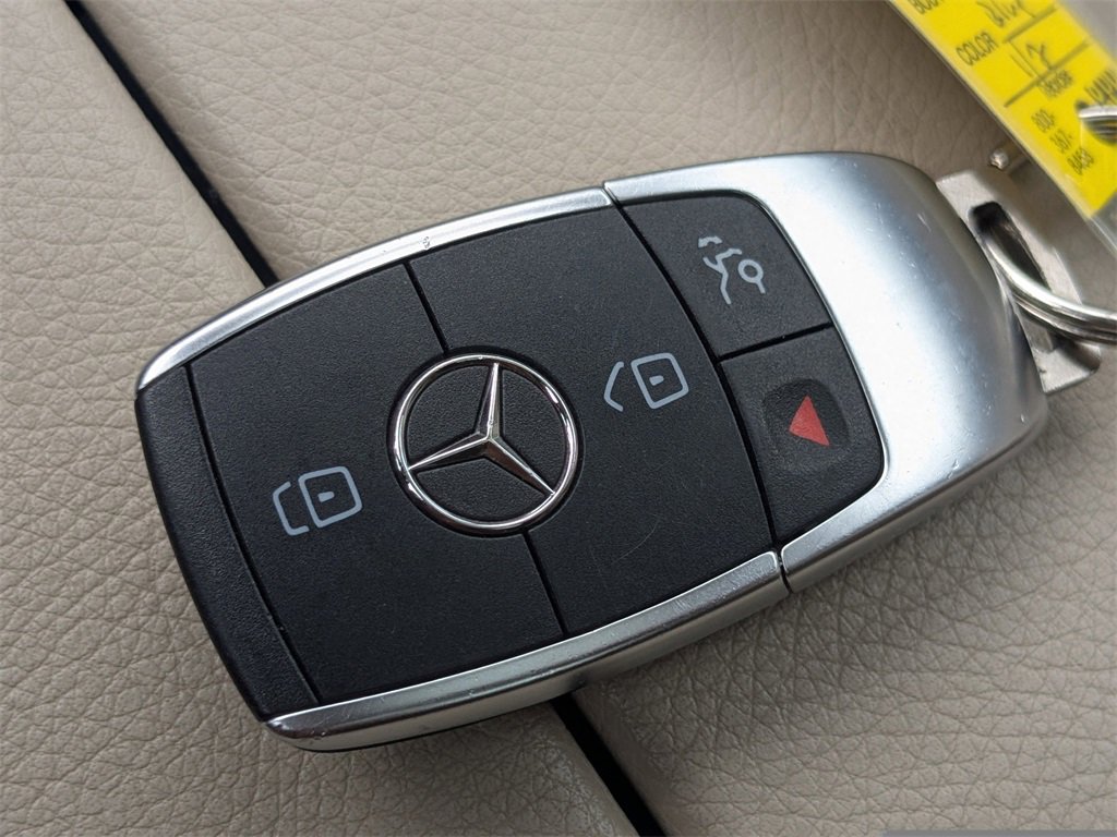 Used 2022 Mercedes-Benz GLC 300 image 42