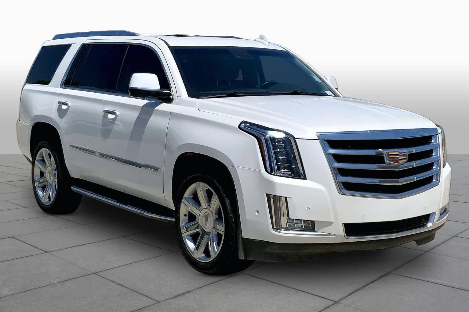 Used 2017 Cadillac Escalade Luxury AWD/4WD image 3