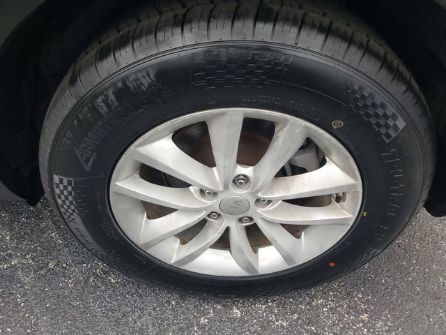 Used 2017 Kia Sorento LX image 5