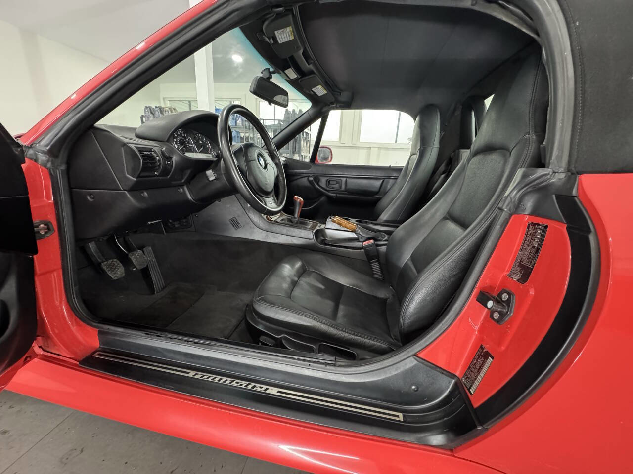 Used 2002 BMW Z3 2.5i image 14