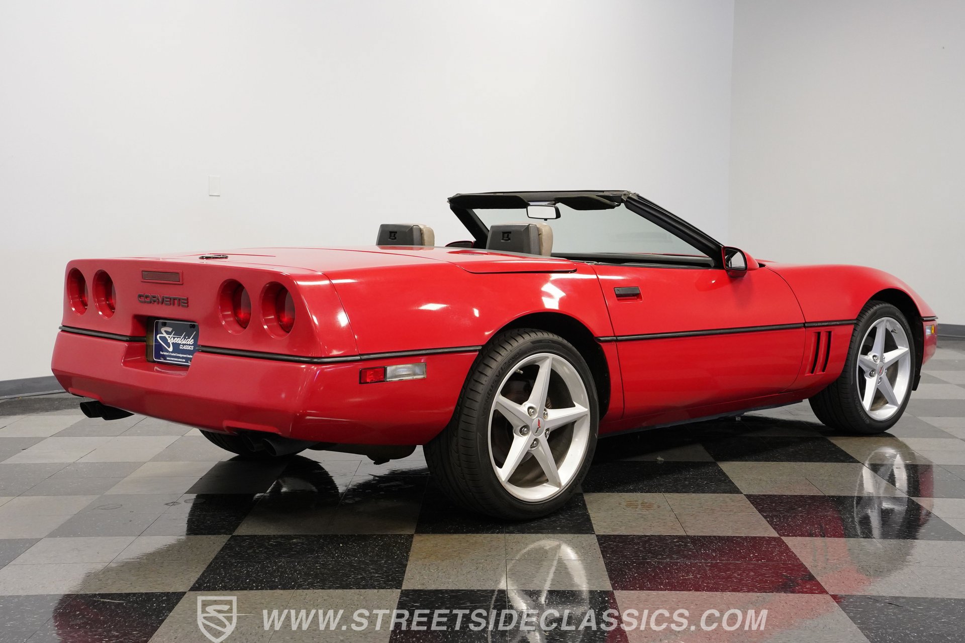 Used 1989 Chevrolet Corvette Convertible RWD image 12