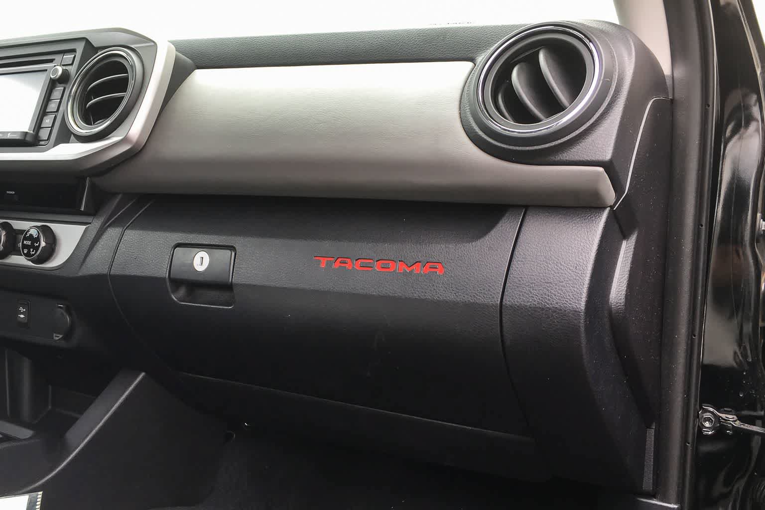 Used 2016 Toyota Tacoma SR5 RWD image 23