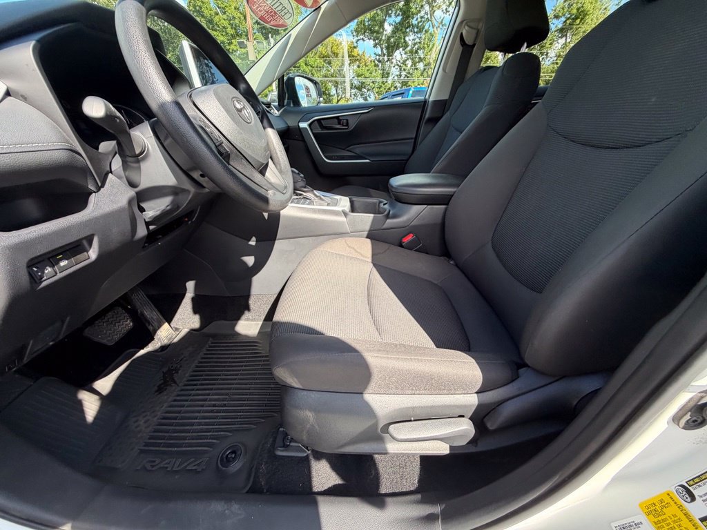 Used 2024 Toyota RAV4 LE AWD/4WD image 11