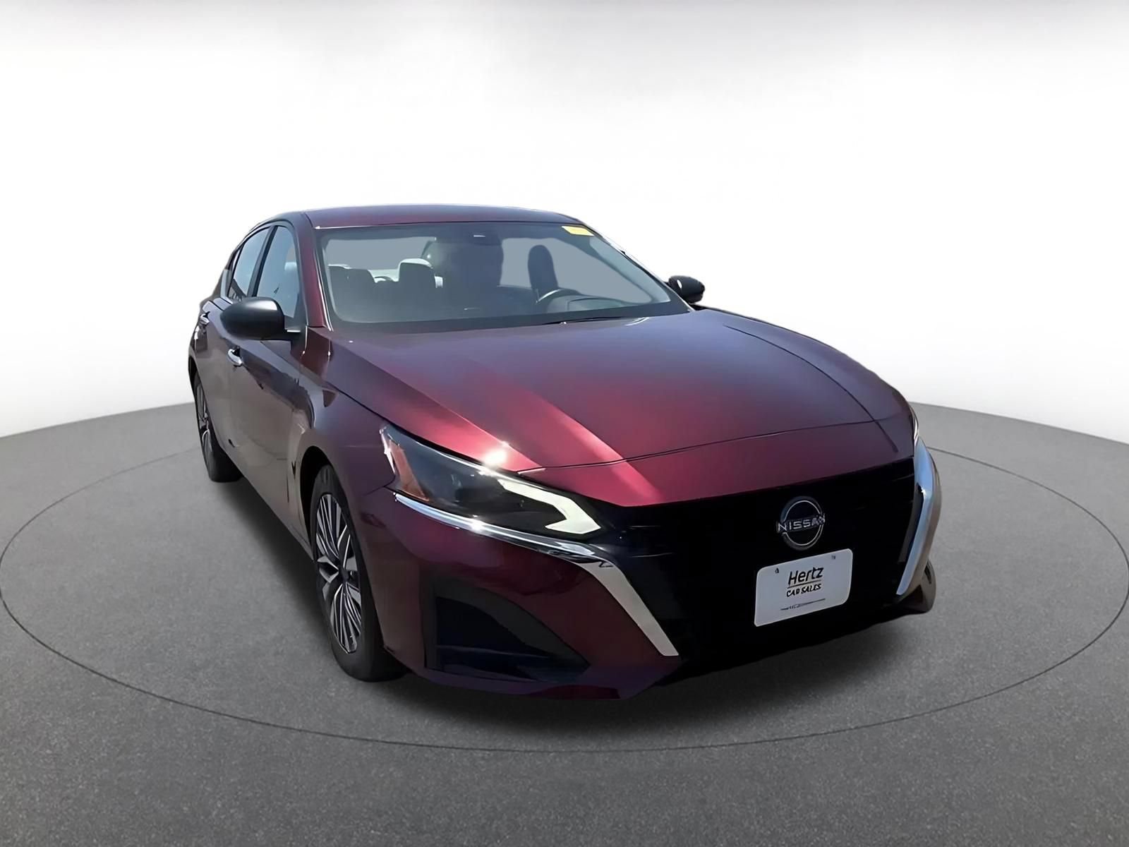 Used 2025 Nissan Altima 2.5 SV FWD image 3