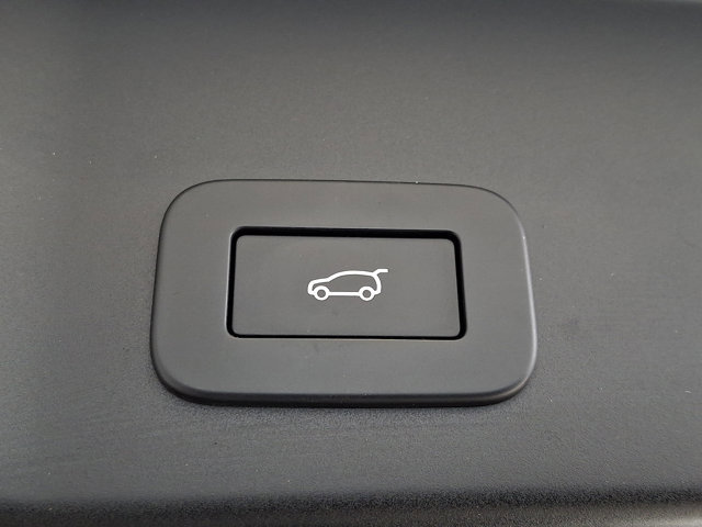 Used 2023 Land Rover Range Rover Evoque R-Dynamic SE AWD/4WD image 32