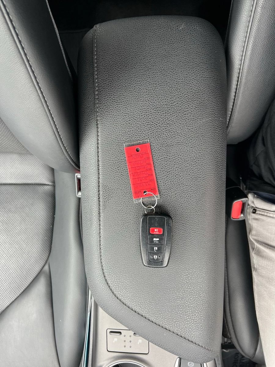 Used 2021 Toyota Camry XLE FWD image 34