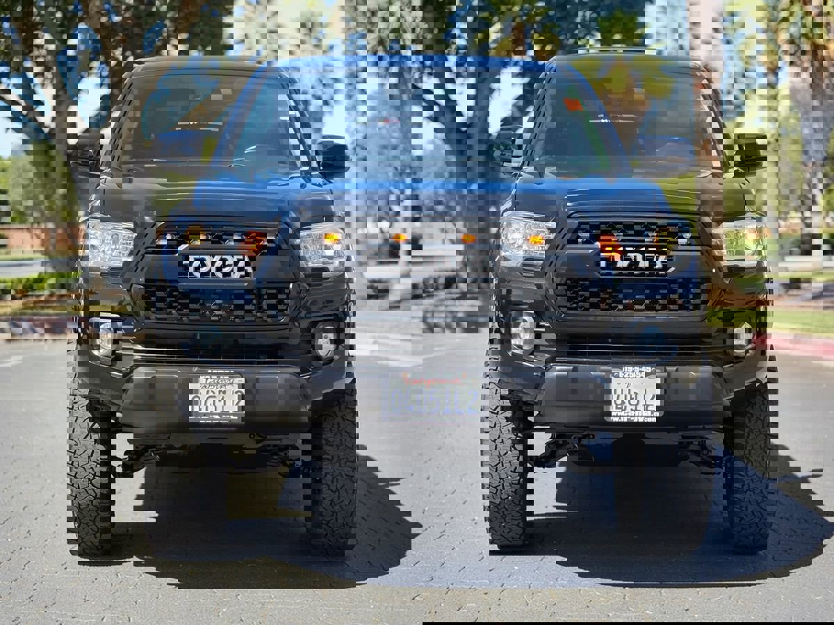 Used 2018 Toyota Tacoma SR5 image 3