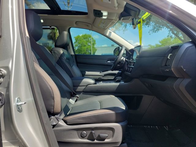 Used 2024 Nissan Pathfinder SL w/ SL Premium Package FWD image 31