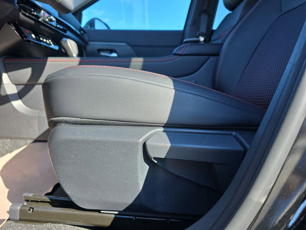 New 2026 Nissan Kicks SR FWD image 32