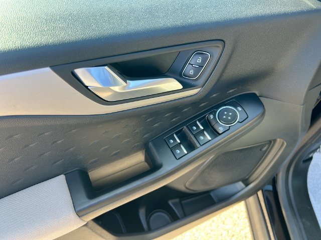 Used 2020 Ford Escape SE FWD image 24