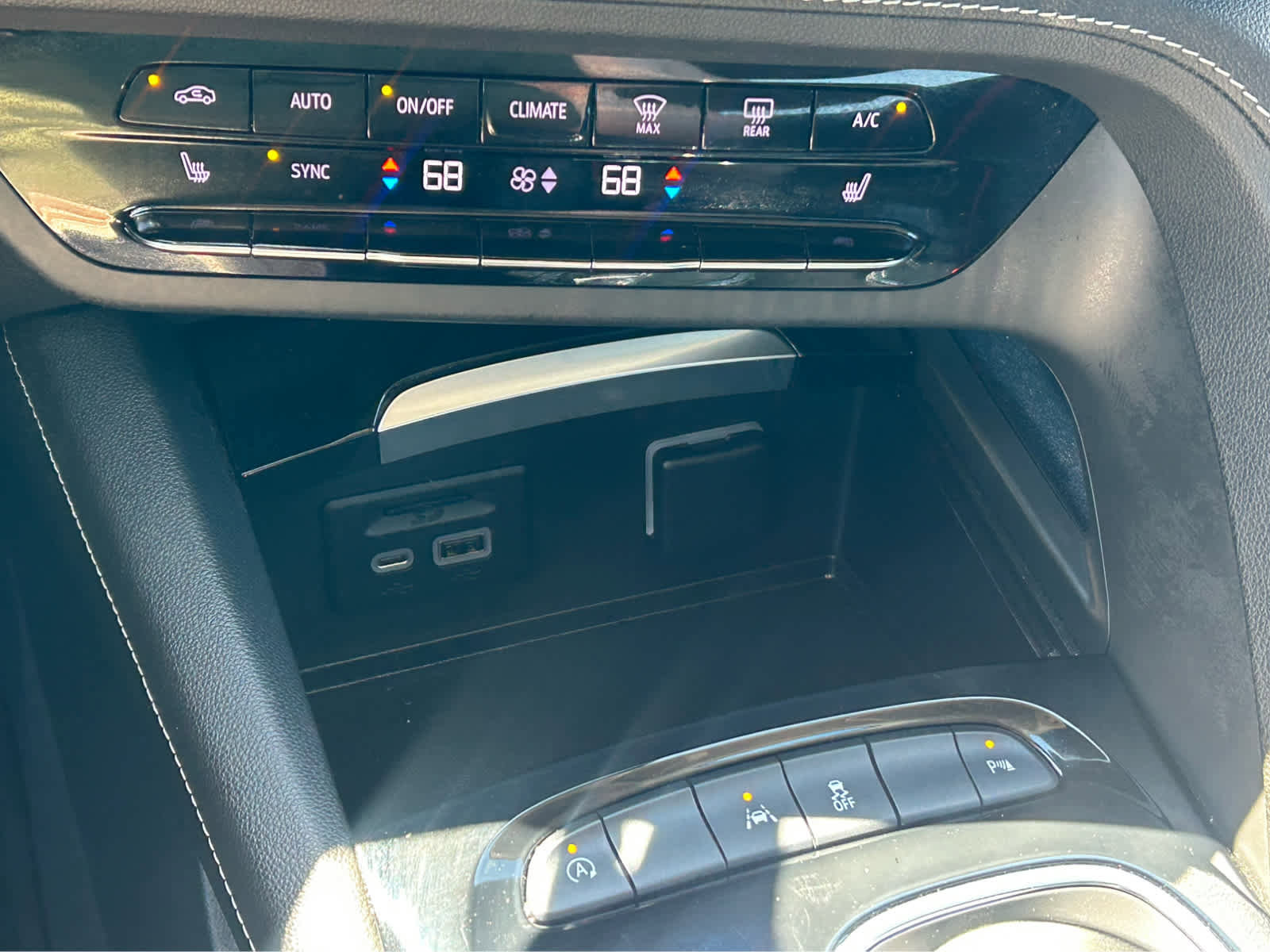 Used 2022 Buick Envision Essence w/ Technology Package I FWD image 49
