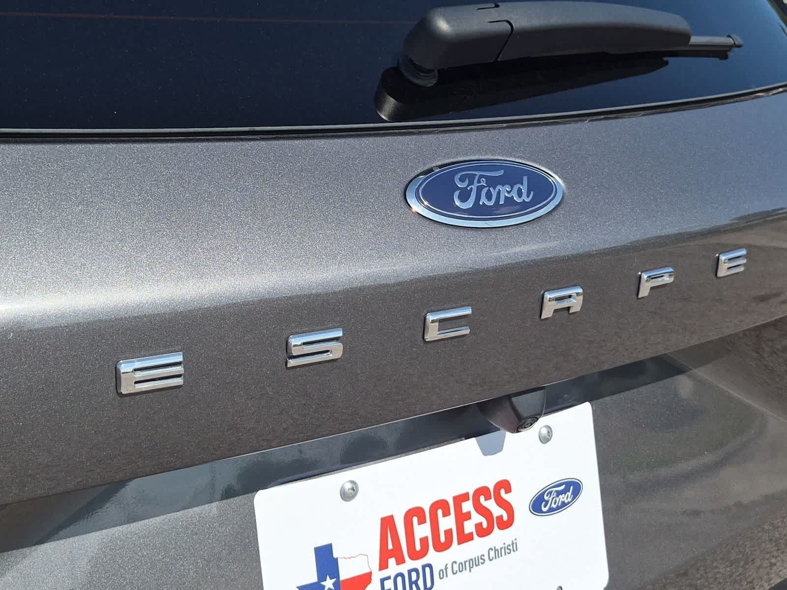 Used 2025 Ford Escape Active AWD/4WD image 30