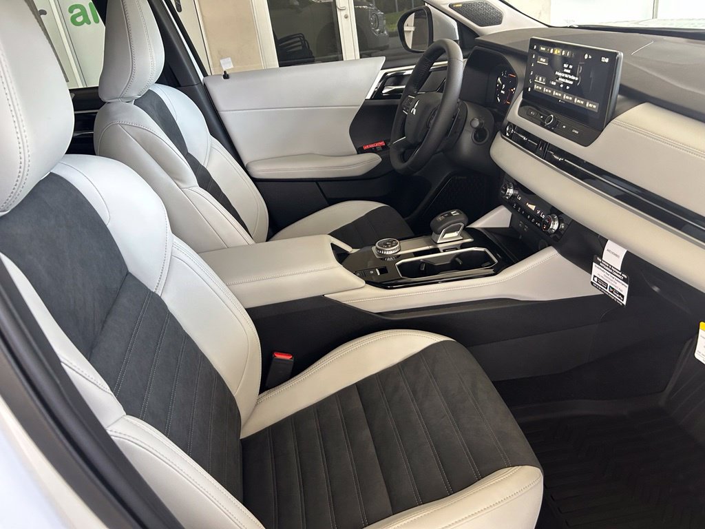 New 2026 Mitsubishi Outlander SE FWD image 26