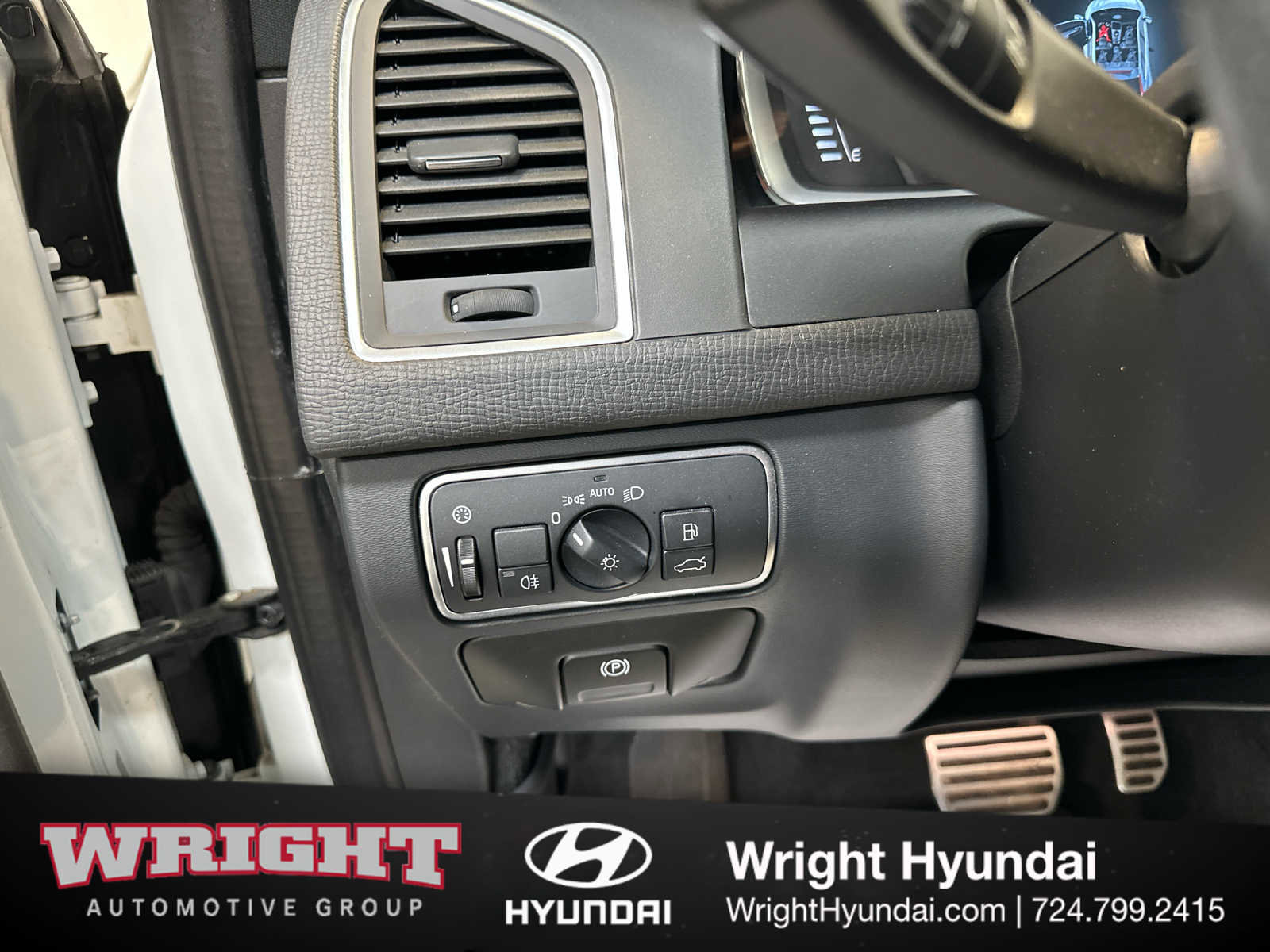 Used 2015 Volvo XC60 T6 R-Design w/ Proximity Package image 22