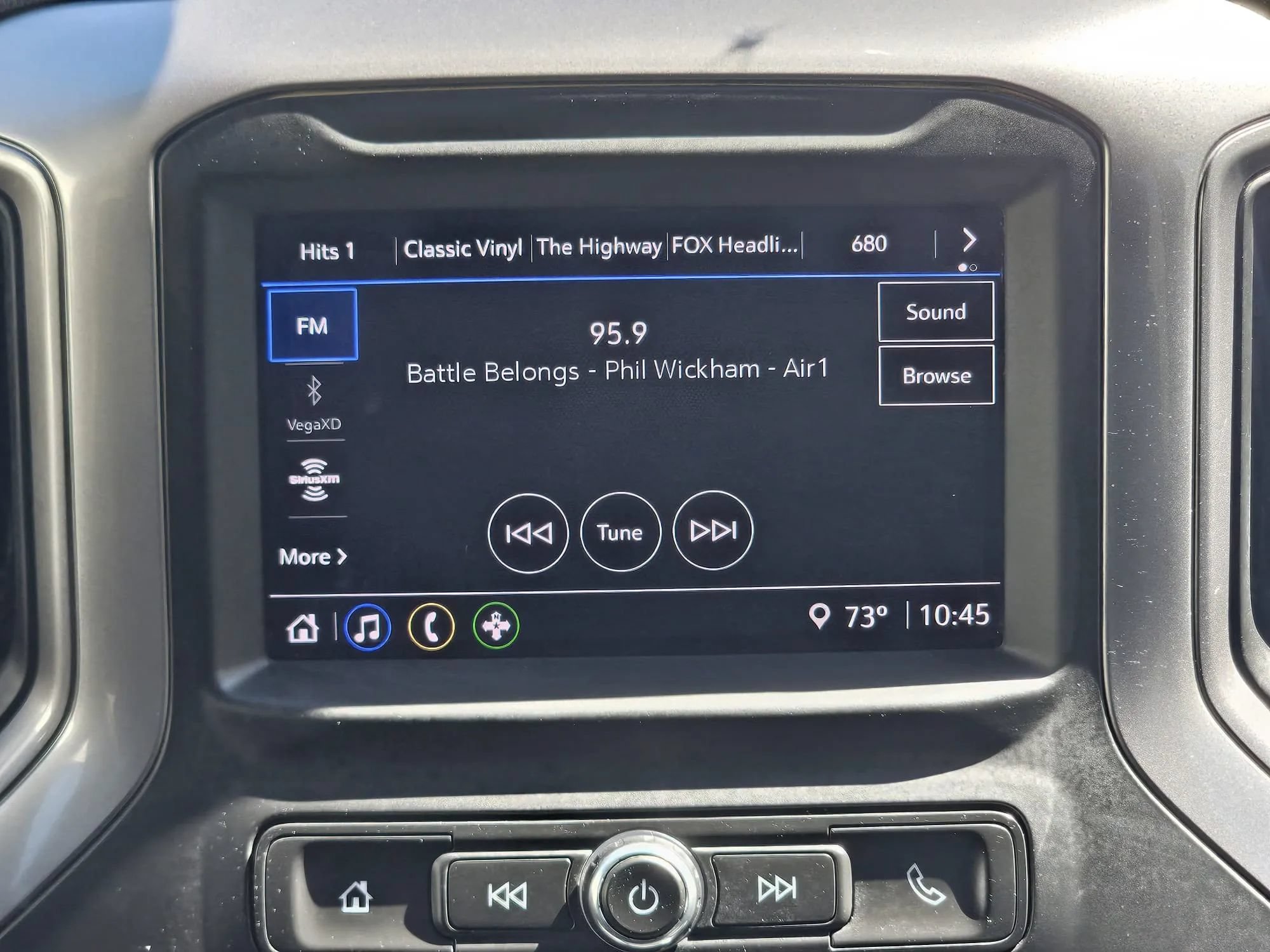 Used 2023 Chevrolet Silverado 1500 Custom AWD/4WD image 17