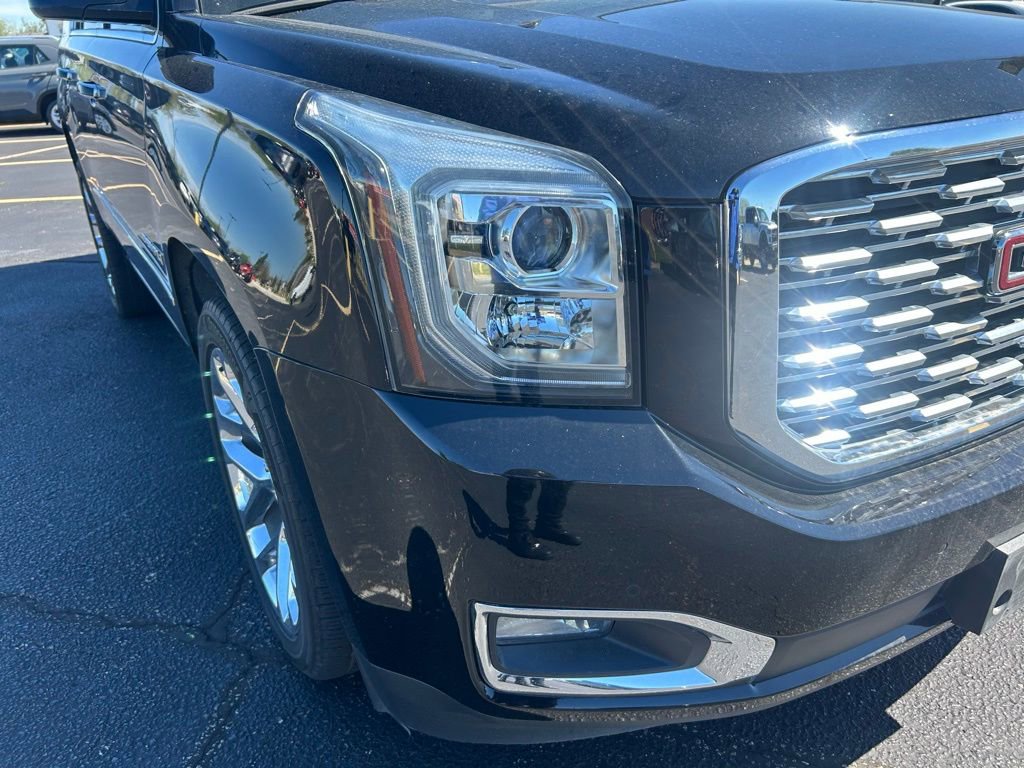Used 2020 GMC Yukon Denali w/ Denali Premium Package image 3