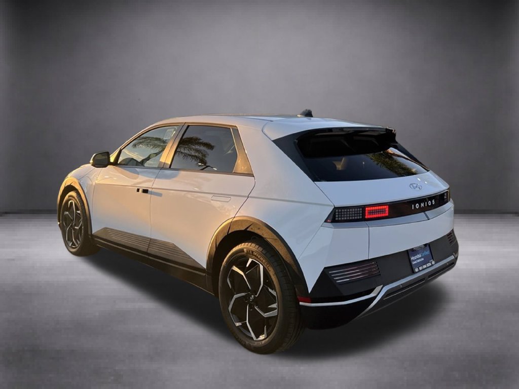 Certified 2024 Hyundai Ioniq 5 SE RWD image 7