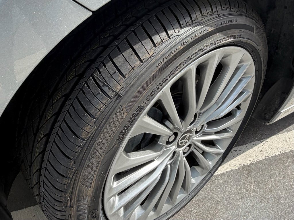 Certified 2022 Toyota Avalon Limited w/ Advanced Safety Package image 12