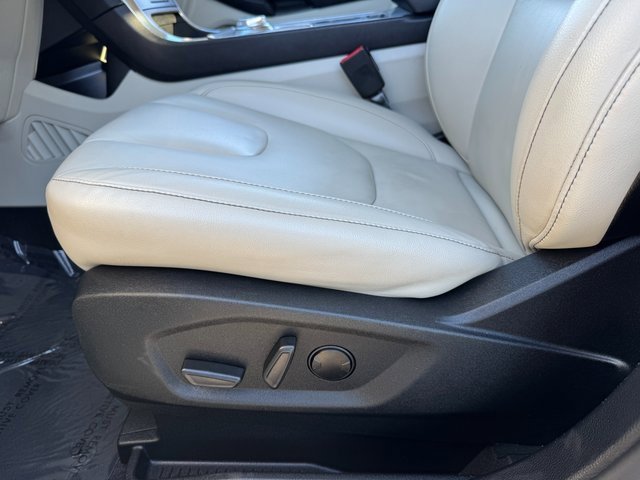 Used 2021 Ford Edge Titanium image 16