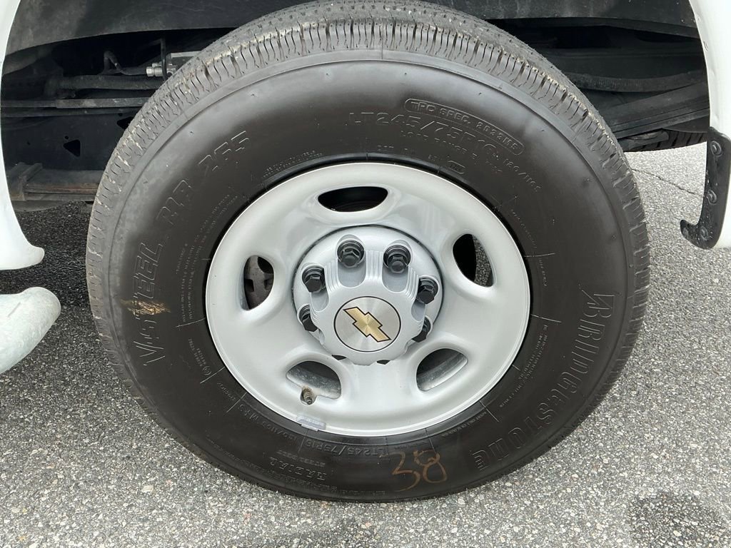 Used 2024 Chevrolet Express 2500 w/ Driver Convenience Package image 25