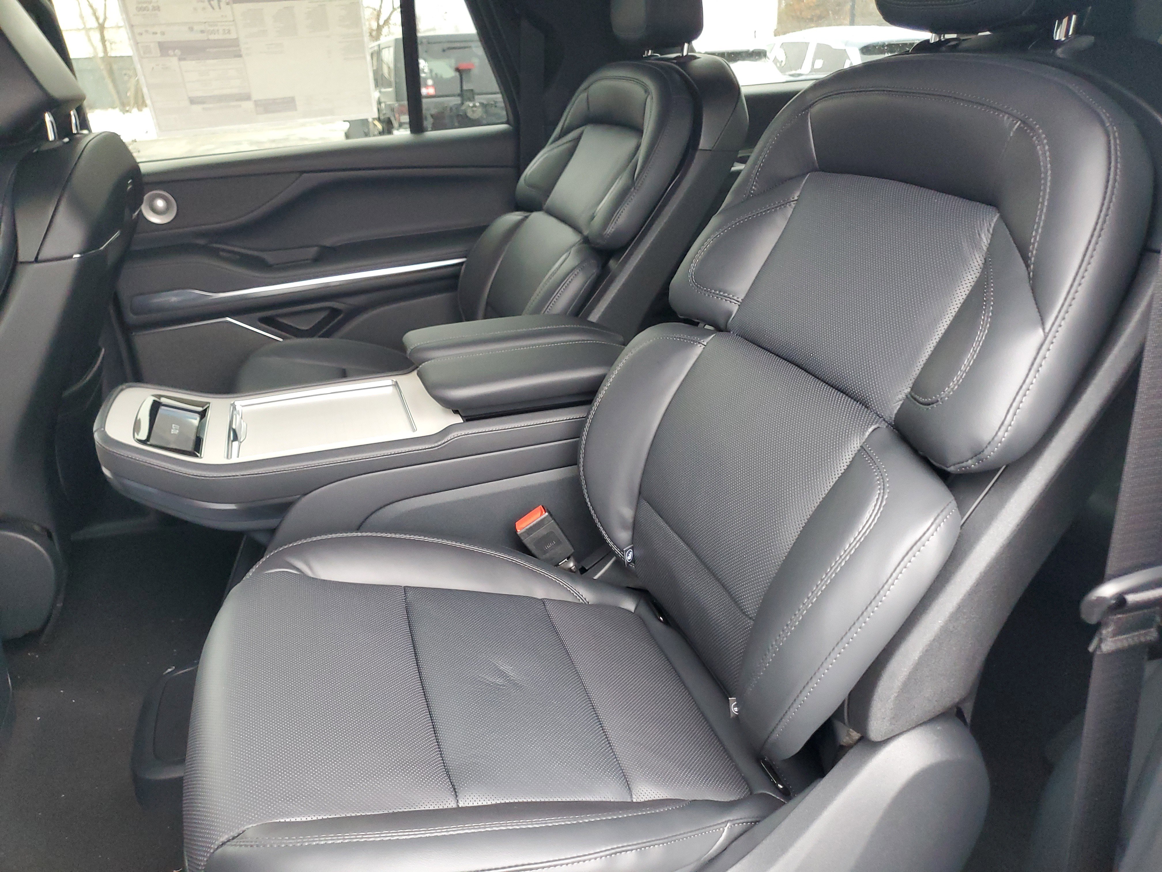 New 2025 Lincoln Navigator L Reserve w/ Jet Appearance Package image 31