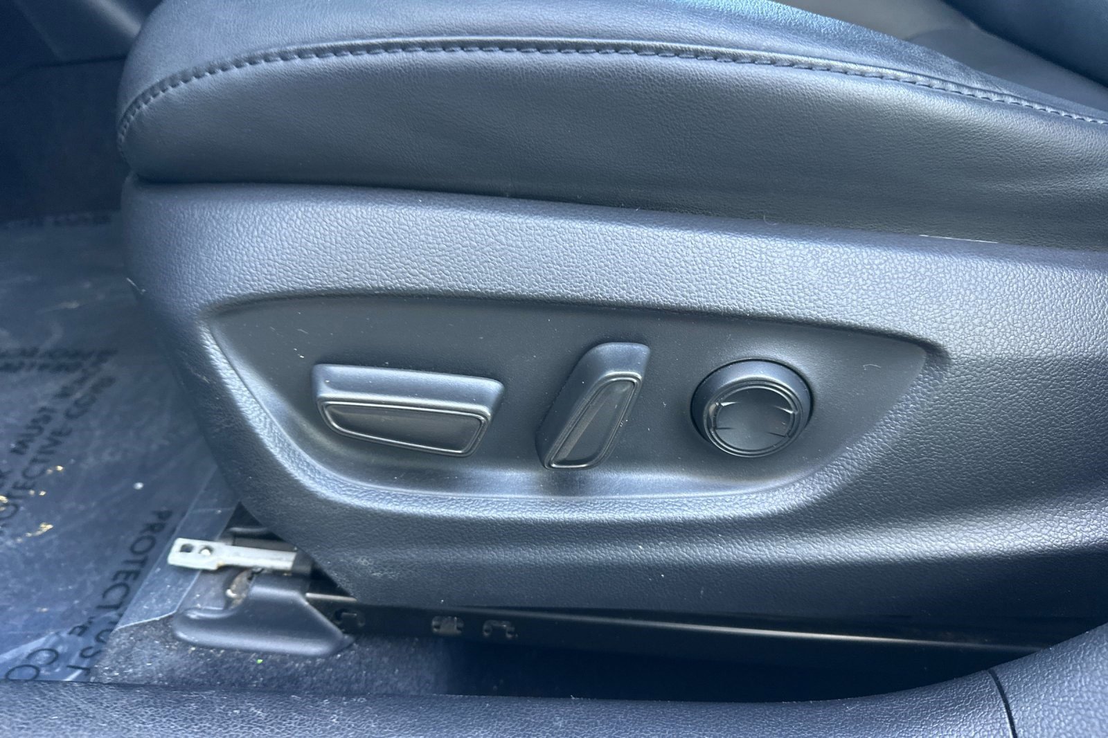 Used 2020 Toyota Prius XLE image 14