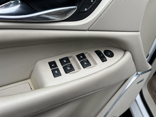 Used 2020 Cadillac Escalade Premium Luxury AWD/4WD image 19