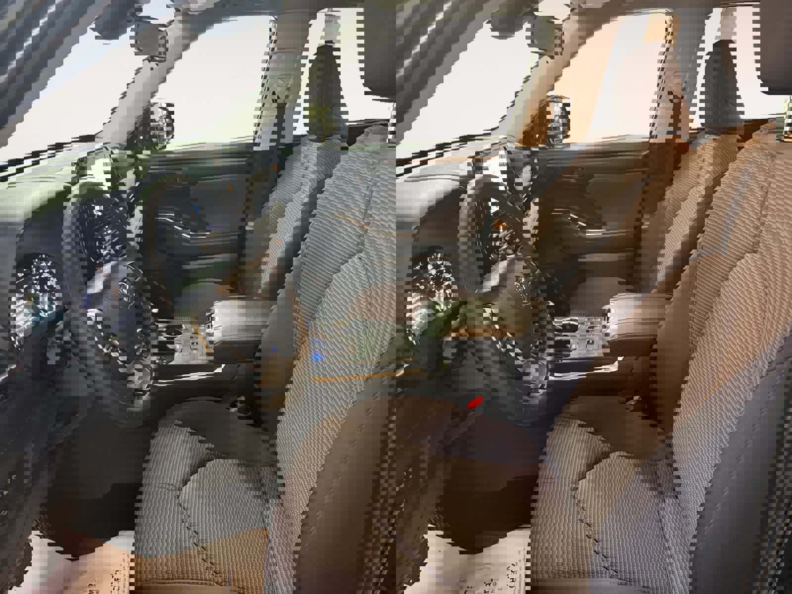 Used 2025 Toyota Highlander LE image 13