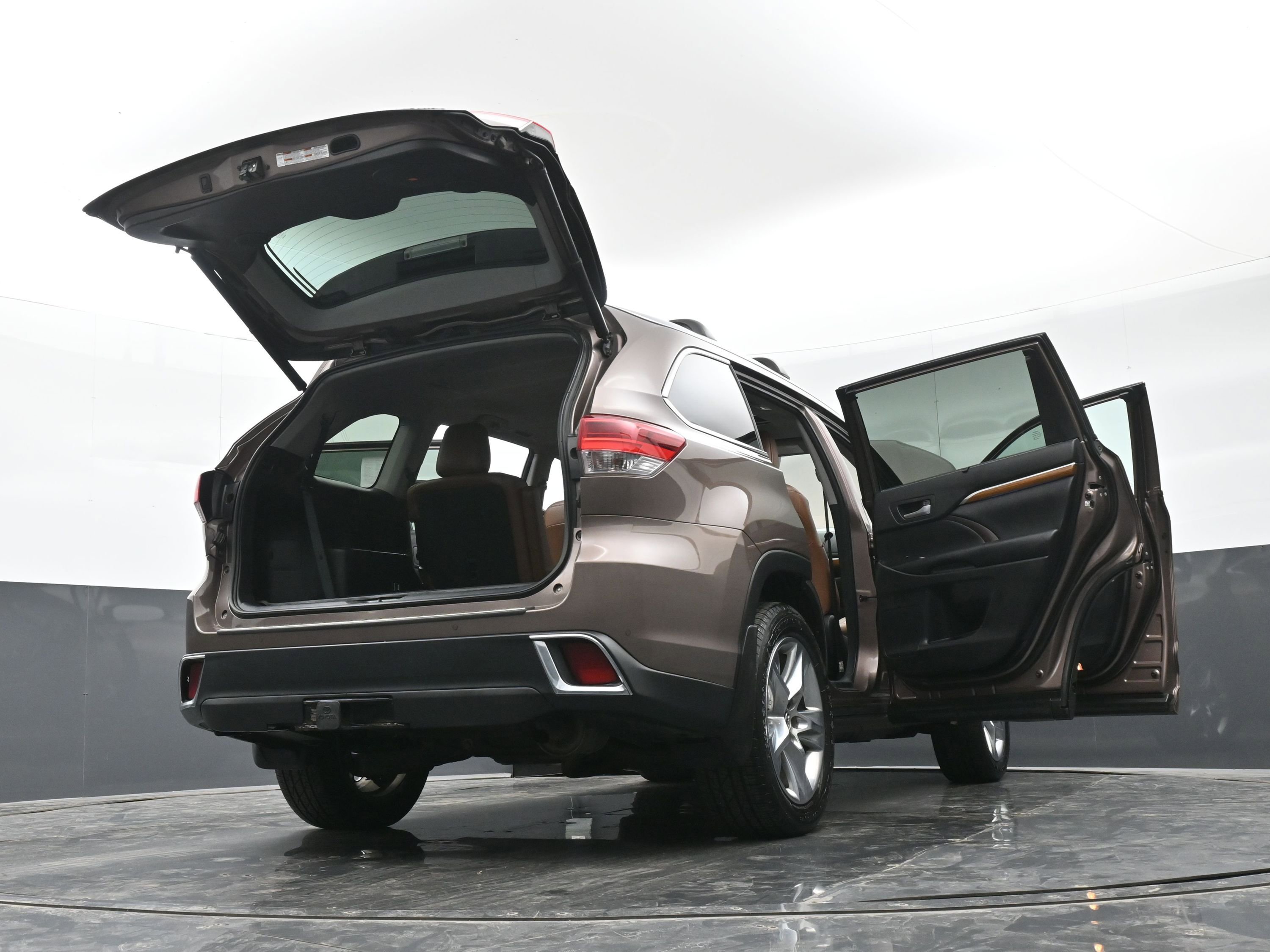 Used 2018 Toyota Highlander Limited w/ Protection Package #3 image 52